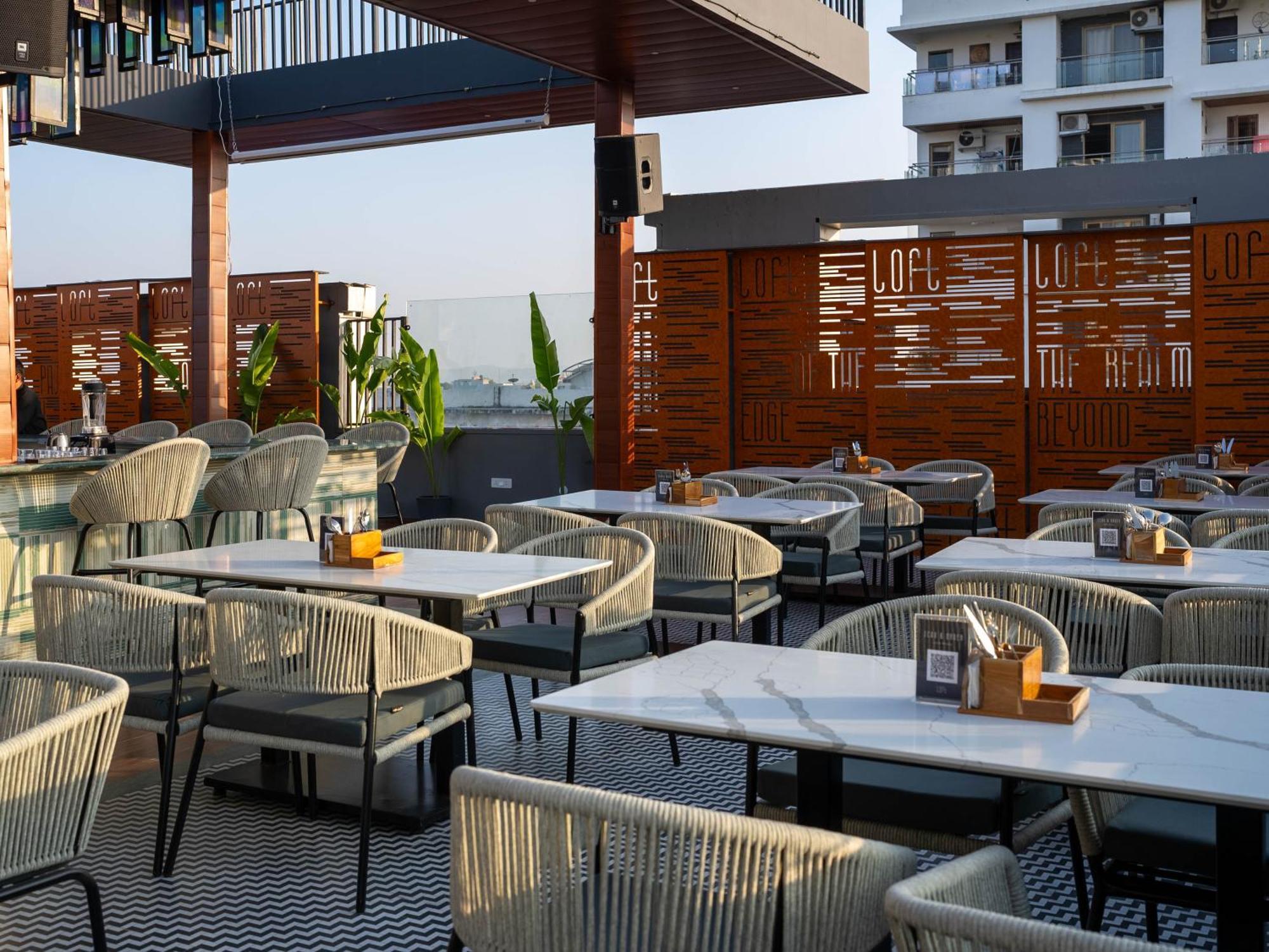 Vesta Grand Central Udaipur Exterior photo